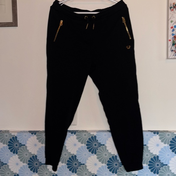 True Religion🧲 Gold Metallic Logo Jogger, Size M - Picture 2 of 14